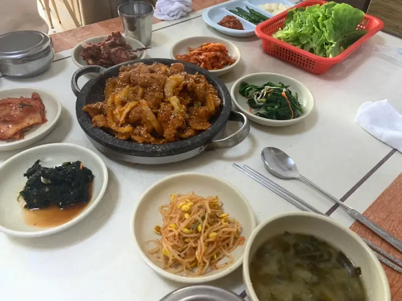 상추쌈에 싸 먹는 돼지주물럭