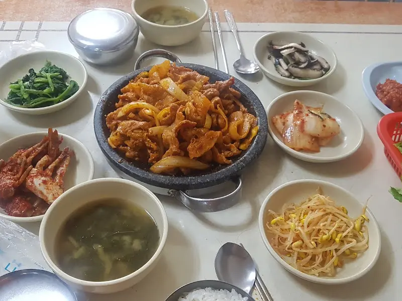 먹음직스러운 돼지주물럭