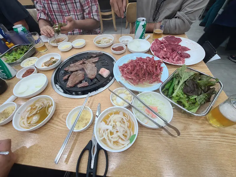 푸짐하게 차려진 한 상 차림