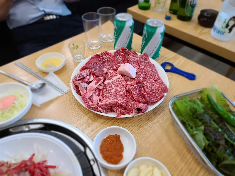 선홍빛 한우 모듬