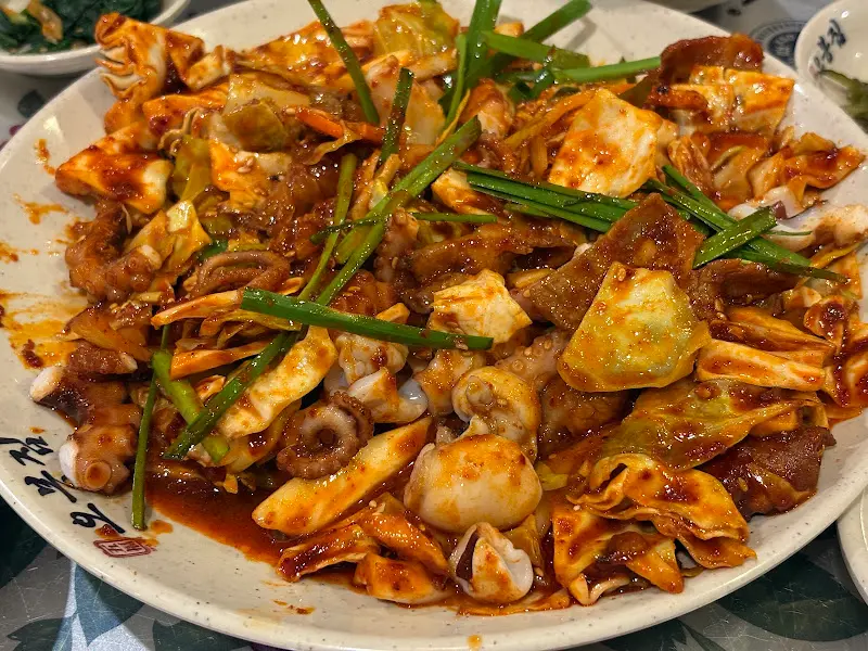 푸짐한 낙지볶음