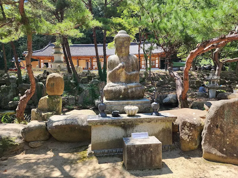 석조 비로자나불 좌상