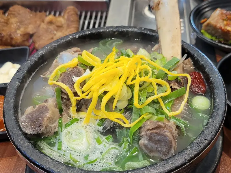 맛있게 구워진 돼지갈비