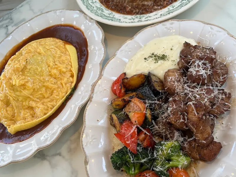 다락오므라이스와 찹스테이크