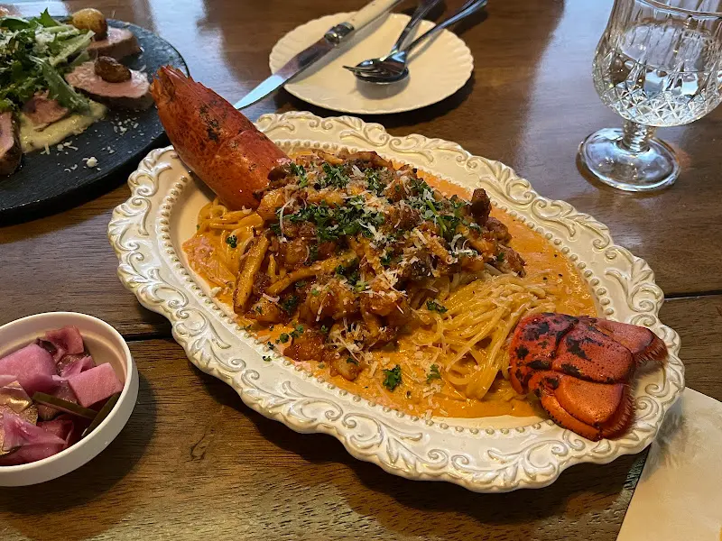 싱싱한 랍스터가 통째로, 랍스터 로제 파스타