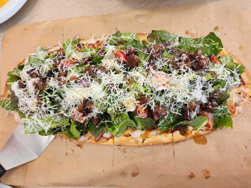 스테이크 샐러드 롱기피자