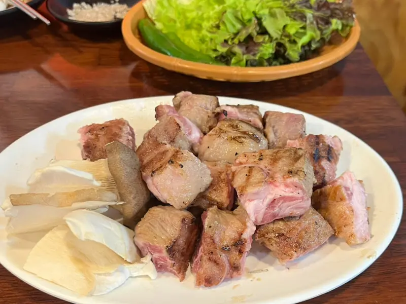 초벌되어 나온 깍둑 목살