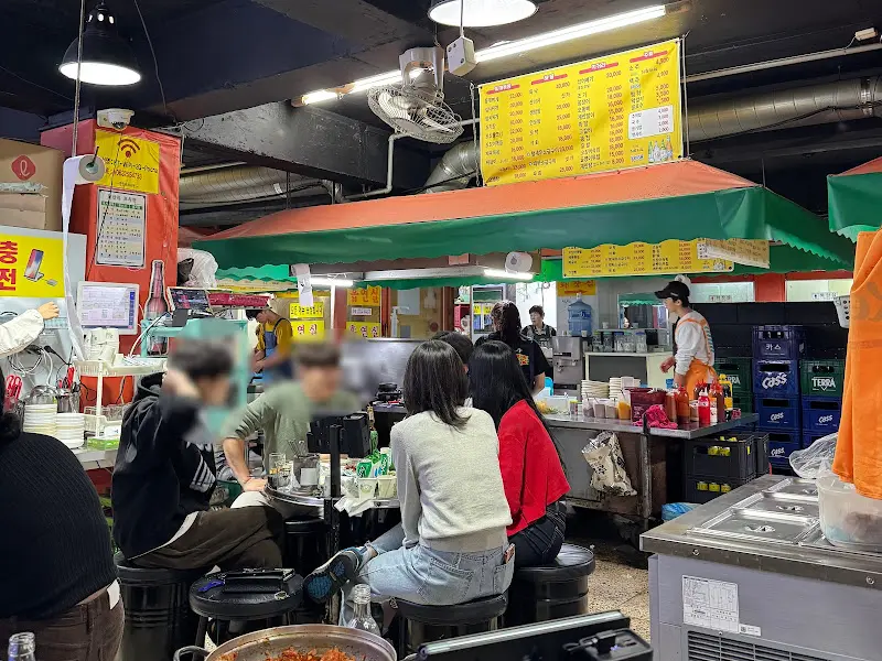 포차 내부 전경