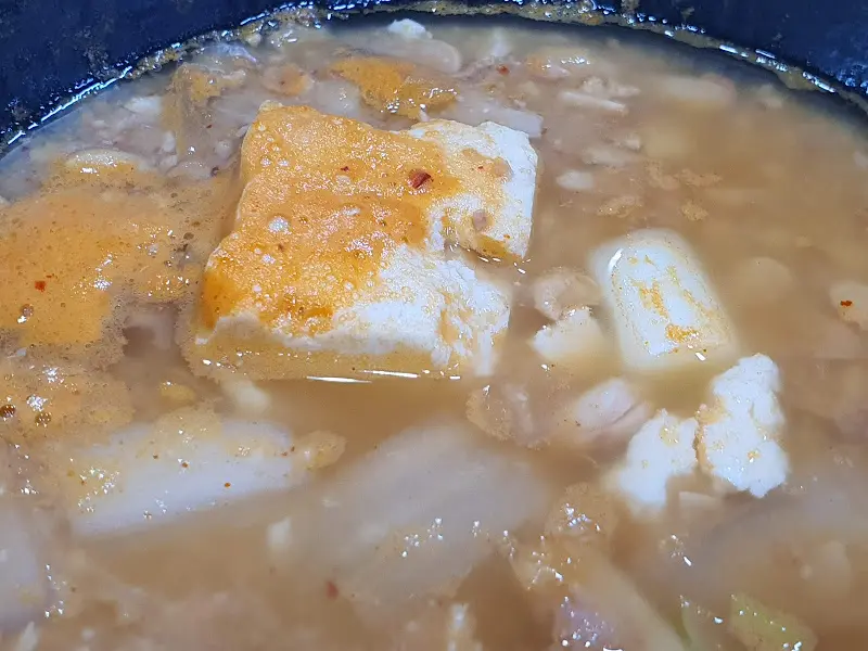 김치찌개 속 두부