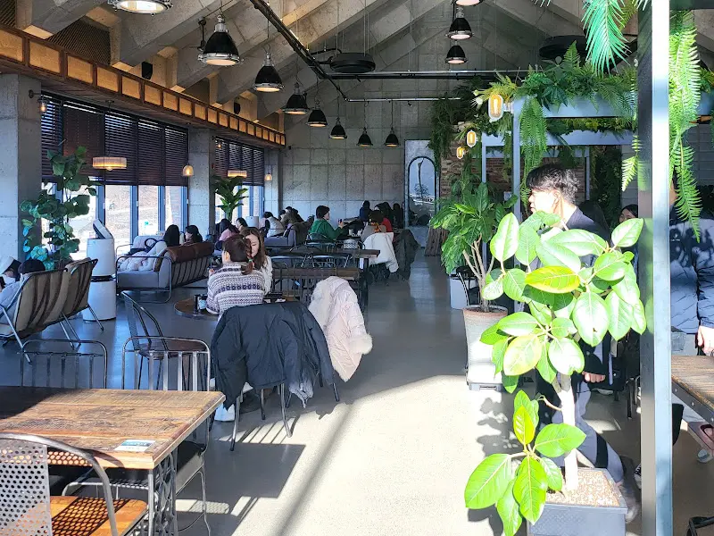 허니포레스트 내부 테이블