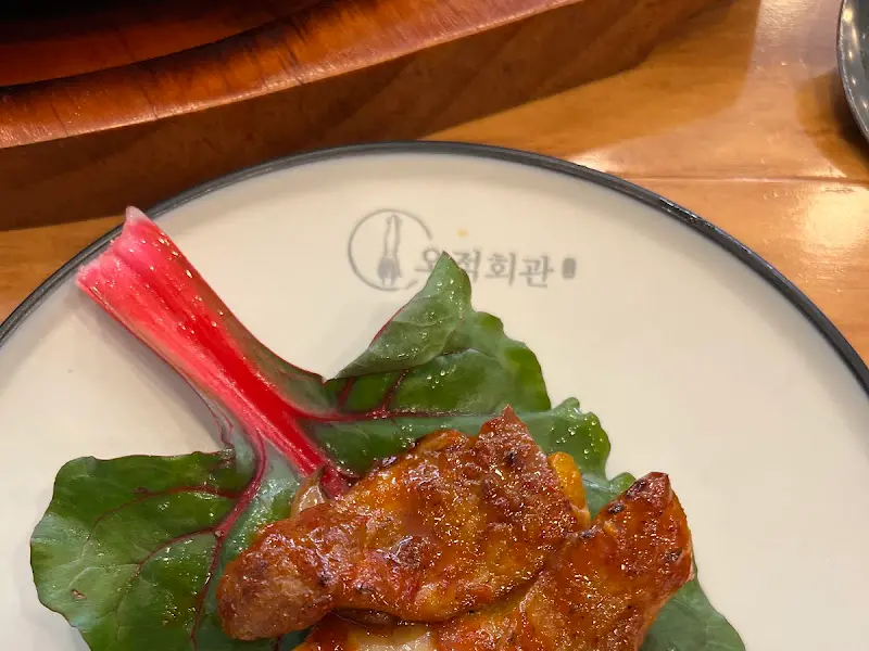 쌈에 싸먹는 오징어 제육