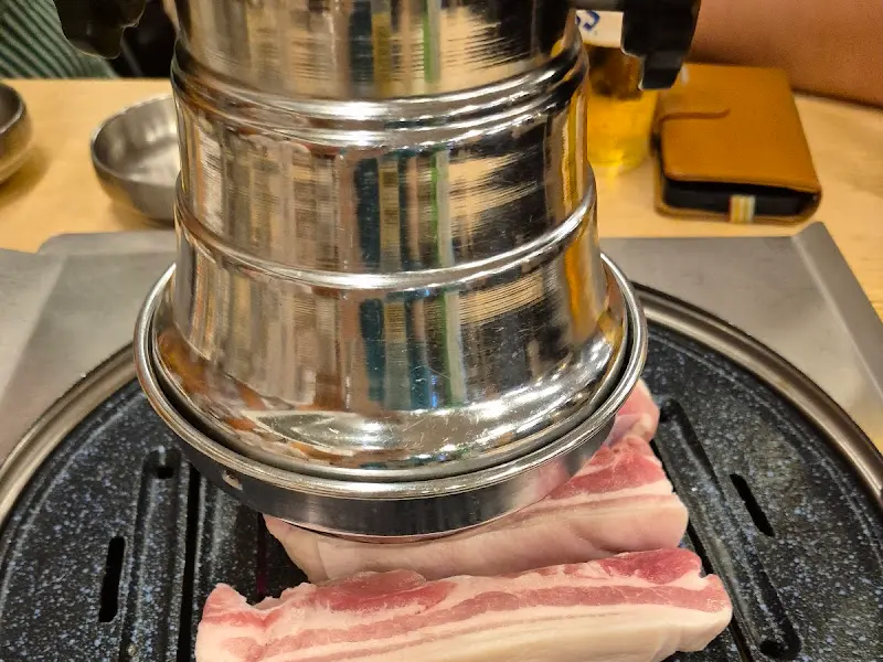 구워지고 있는 삼겹살