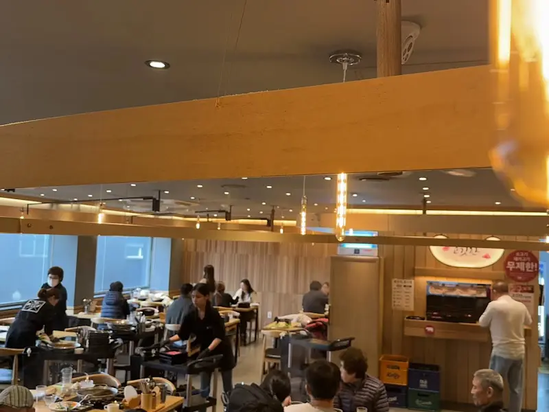 샤브20 내부 전경