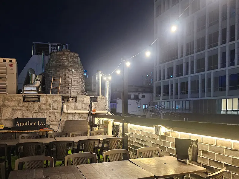 루프탑에서 바라본 아름다운 서울 야경