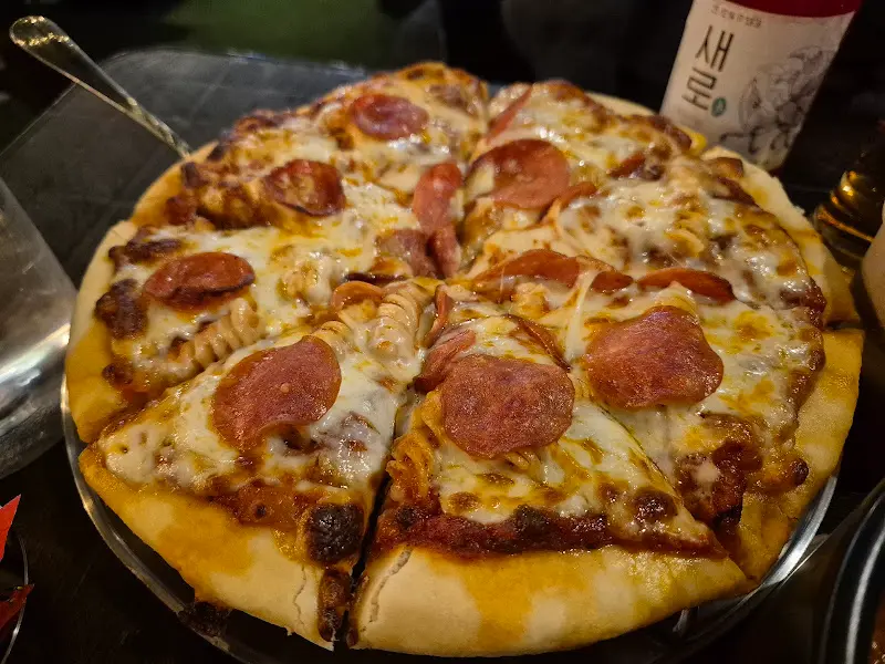 페퍼로니 팬 피자