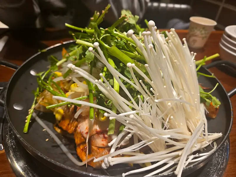 두루치기와 푸짐한 야채