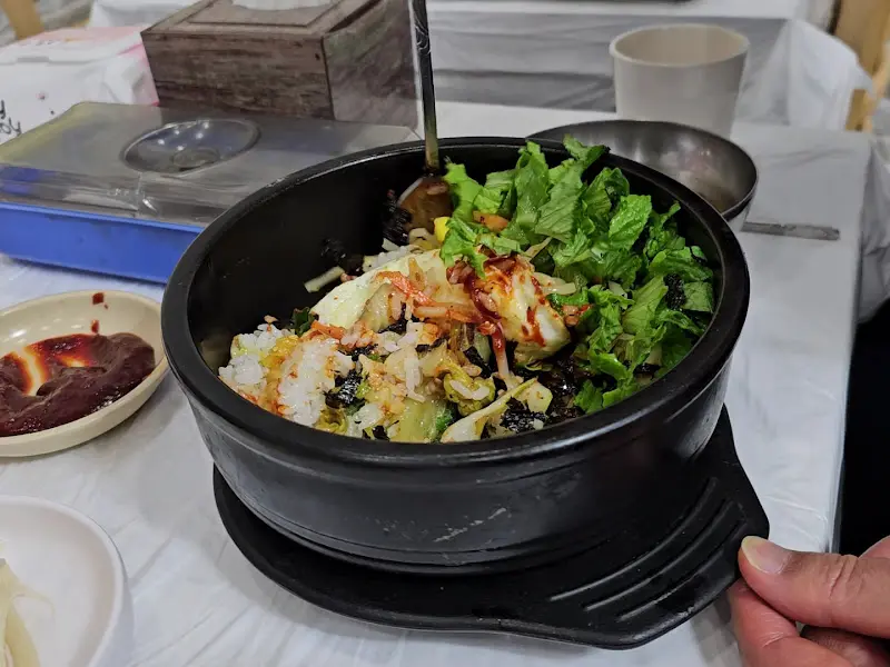 푸짐한 비빔밥