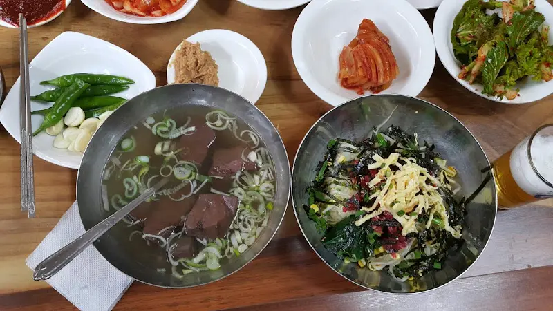 선지해장국과 육회비빔밥