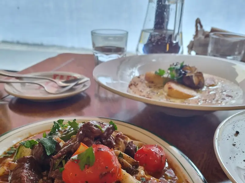 분위기 있는 식사 공간