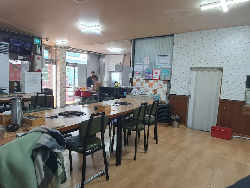 웅촌식육식당 내부 모습