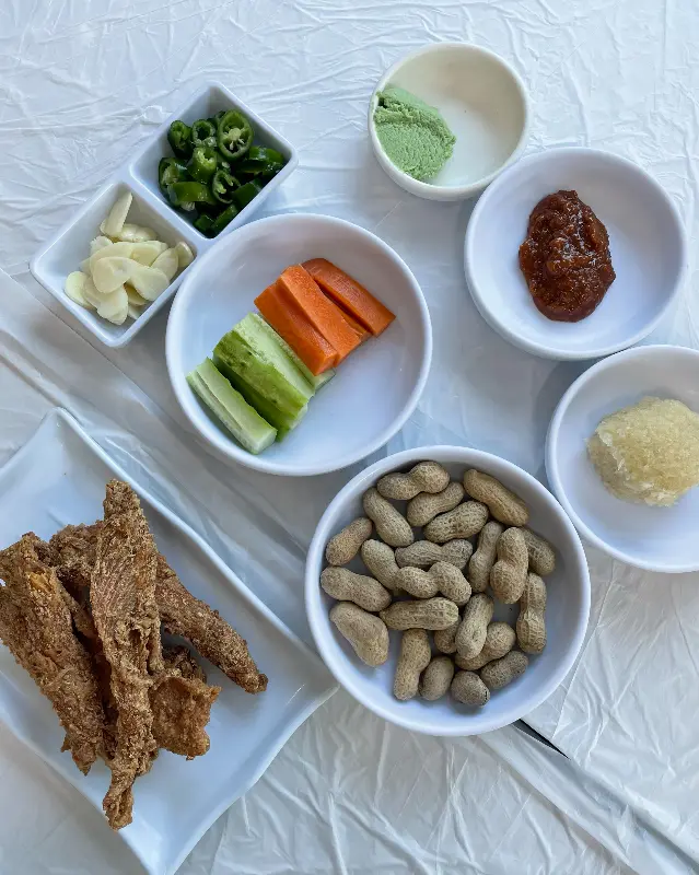 바삭한 송어 뼈 튀김