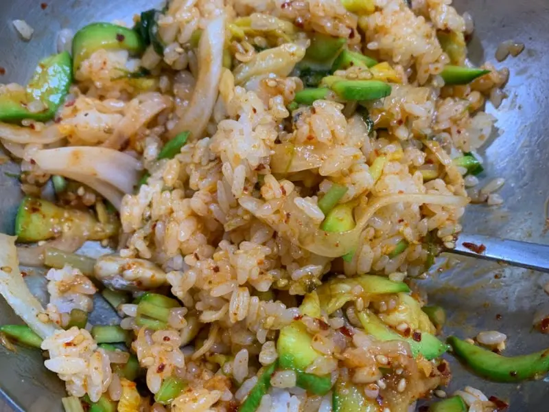 비벼진 바지락회무침