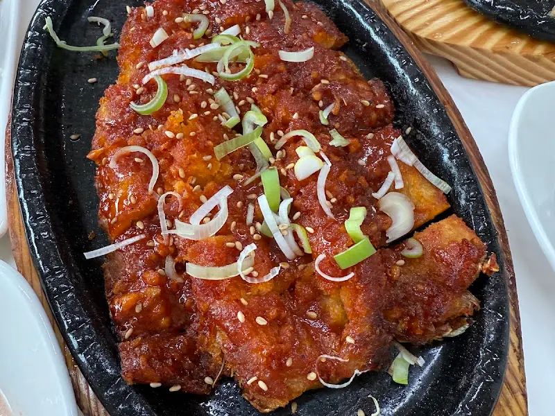 매콤달콤한 양념이 일품인 황태구이