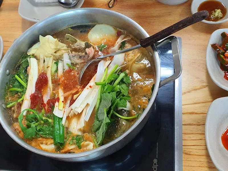 참게 메기 매운탕