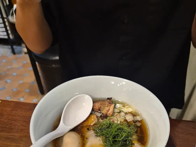 특제 쇼유 라멘 근접샷