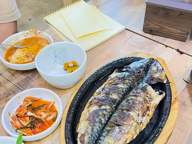 윤기가 흐르는 고등어구이