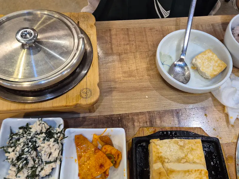 짜박두부와 반찬 클로즈업