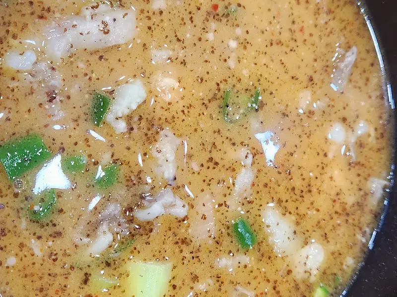 진한 국물의 클로즈업