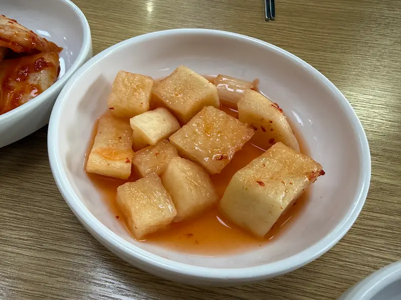 청송함흥냉면의 무김치