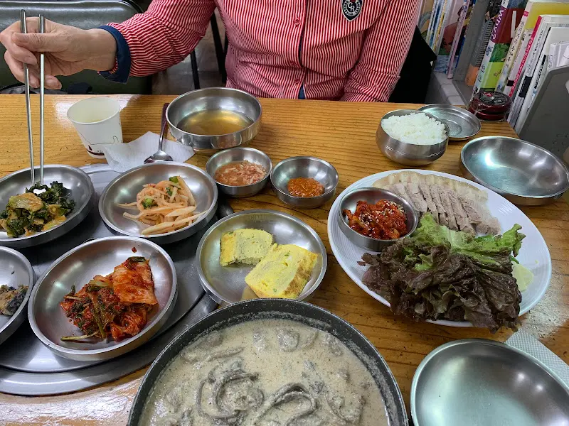 보쌈정식과 밑반찬