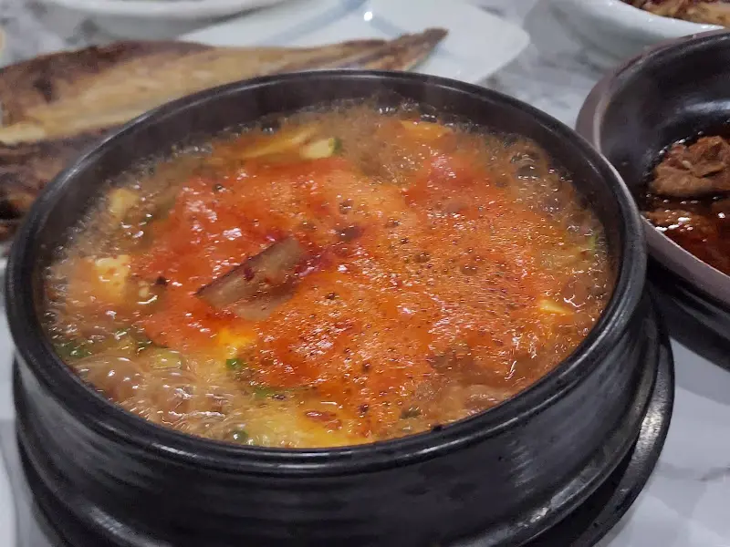 뚝배기에 담겨져 나오는 된장찌개