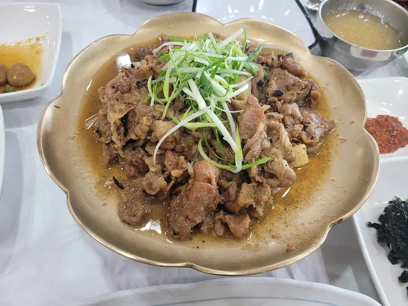 윤기가 자르르 흐르는 석쇠불고기