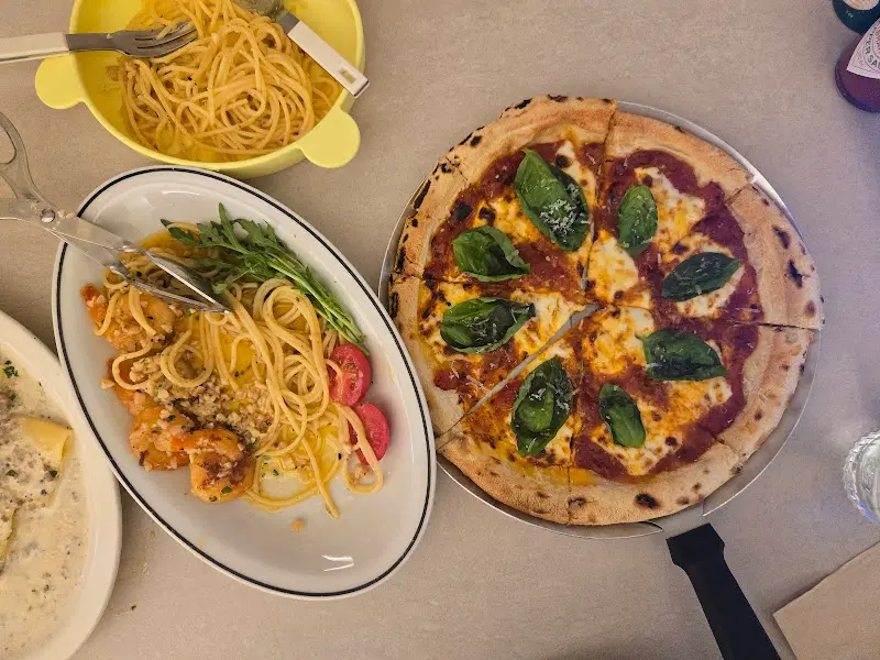 화이트 라구 파스타, 페퍼로니 피자