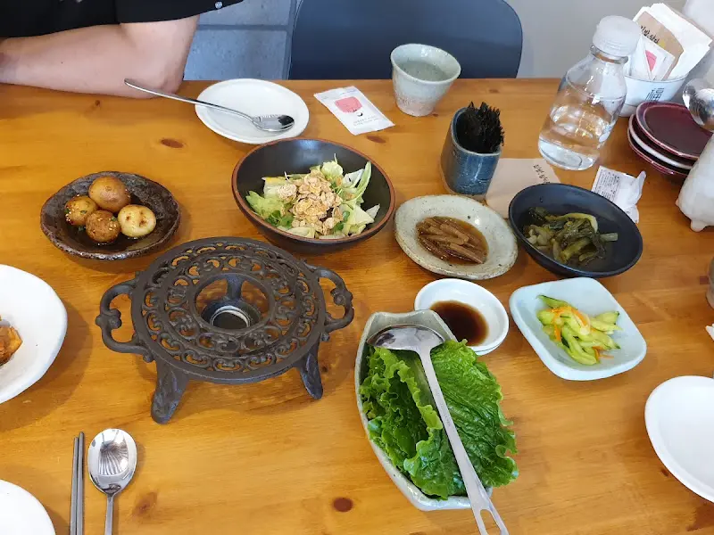 다양한 밑반찬들