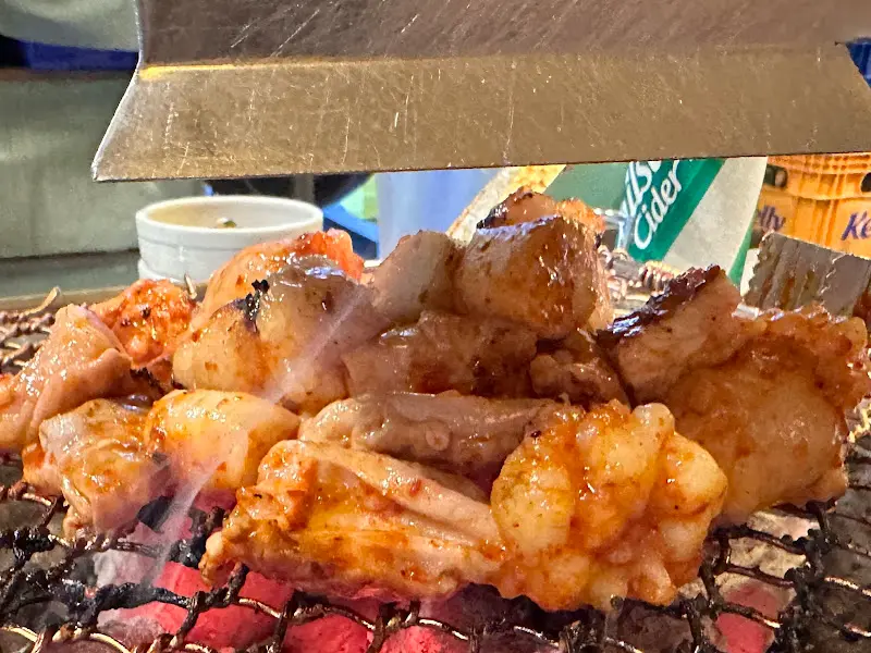 숯불 위에서 익어가는 양대창