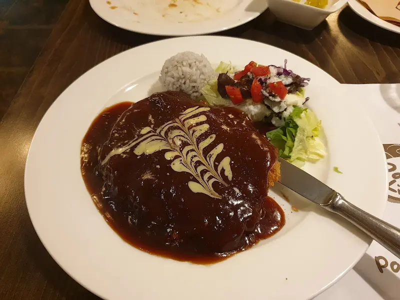 먹음직스러운 치즈 돈까스