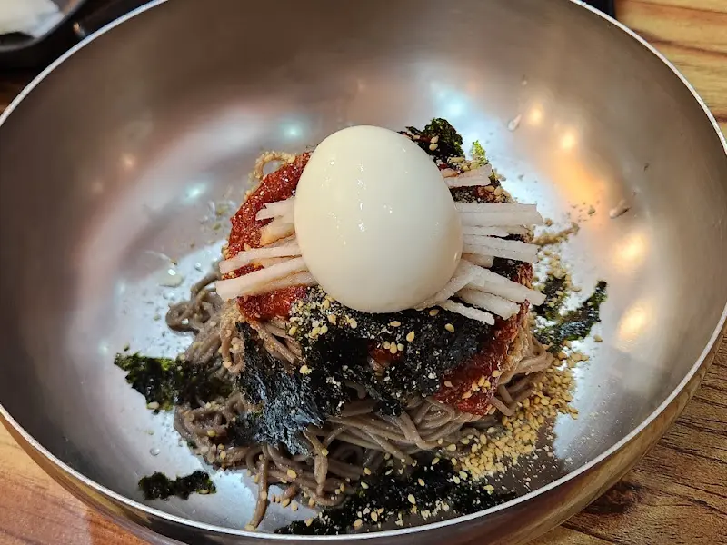 육회비빔막국수