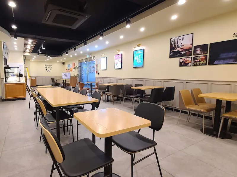 깔끔하고 넓은 설빙 내부