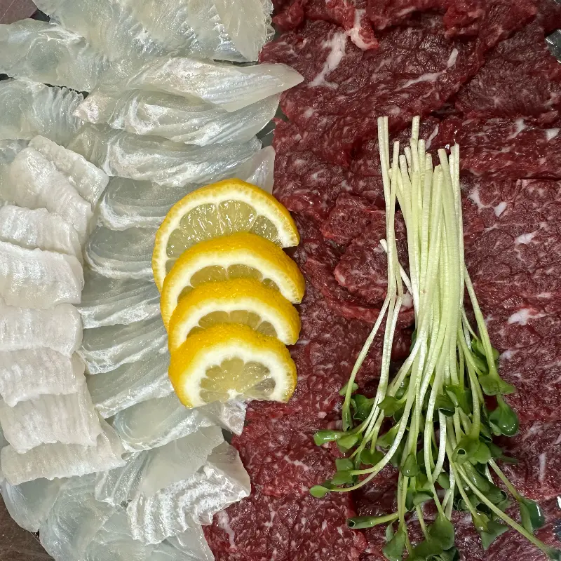 싱싱함이 눈으로도 느껴지는 광어와 육사시미