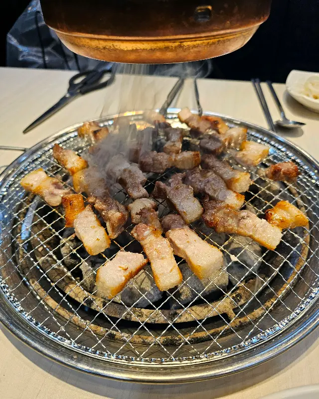 잘 구워진 돼지갈비