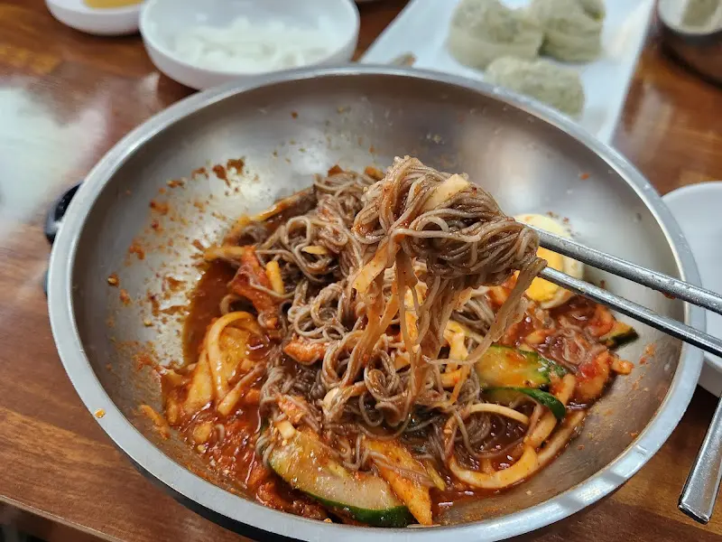 비빔냉면