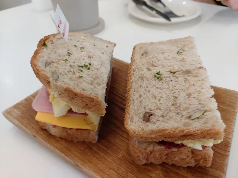 클럽 샌드위치 단면