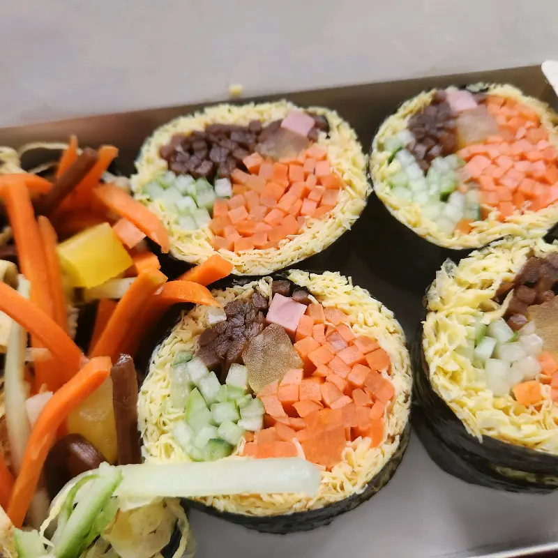 키토 김밥 단면