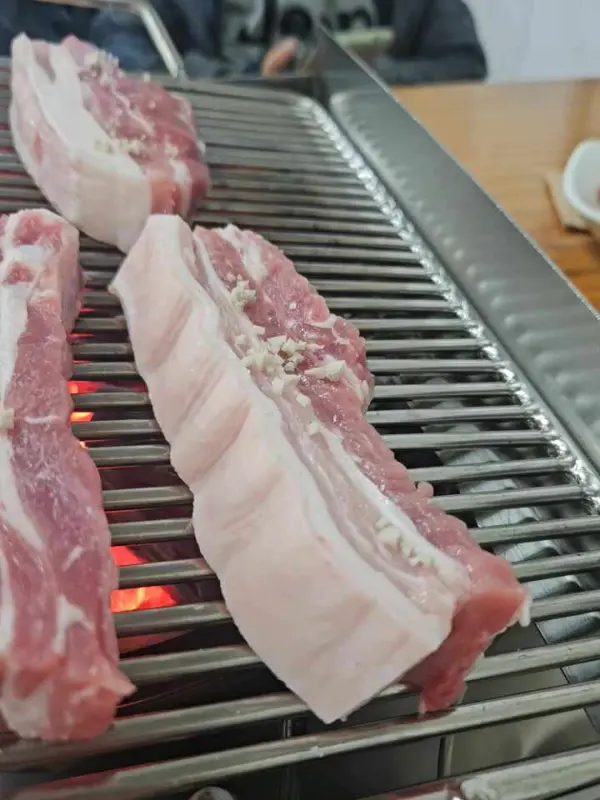 참숯 위 삼겹살