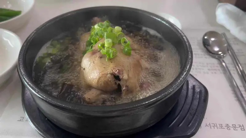 능이 삼계탕의 모습