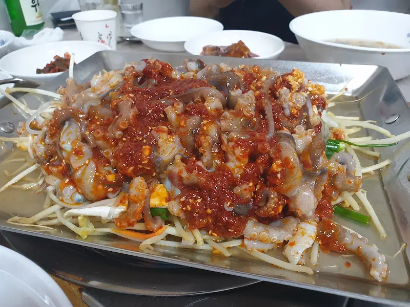 산낙지 철판볶음 근접샷